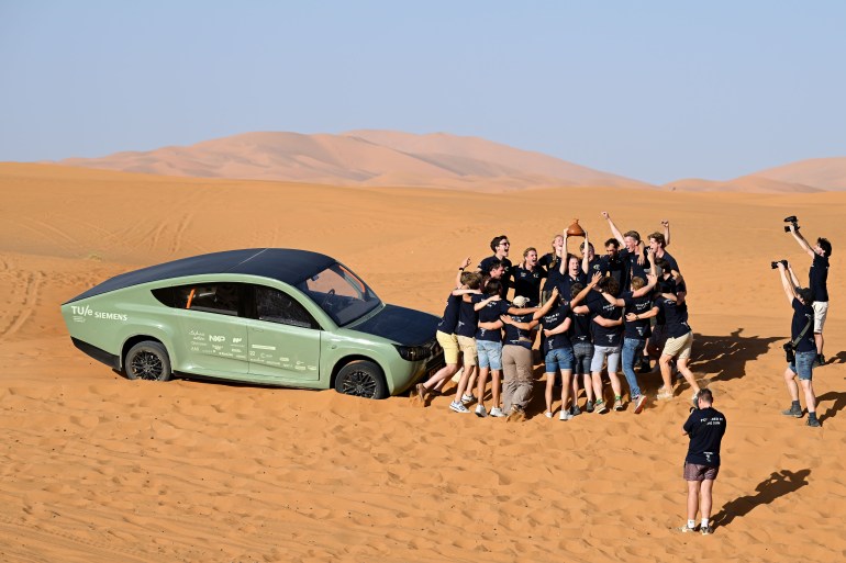 السيارة الكهربائية (1) Stella Terra, here on a roadtrip through Marocco, is the world's first off-road solar-powered car. Developed by the student team Solar Team Eindhoven, Stella Terra is the first solar car that is robust and efficient enough to go off the beaten path. With this, the students take another step towards a sustainable future, inspiring both society and the current market to accelerate the transition to a sustainable future. Credit: STE / Bart van Overbeeke