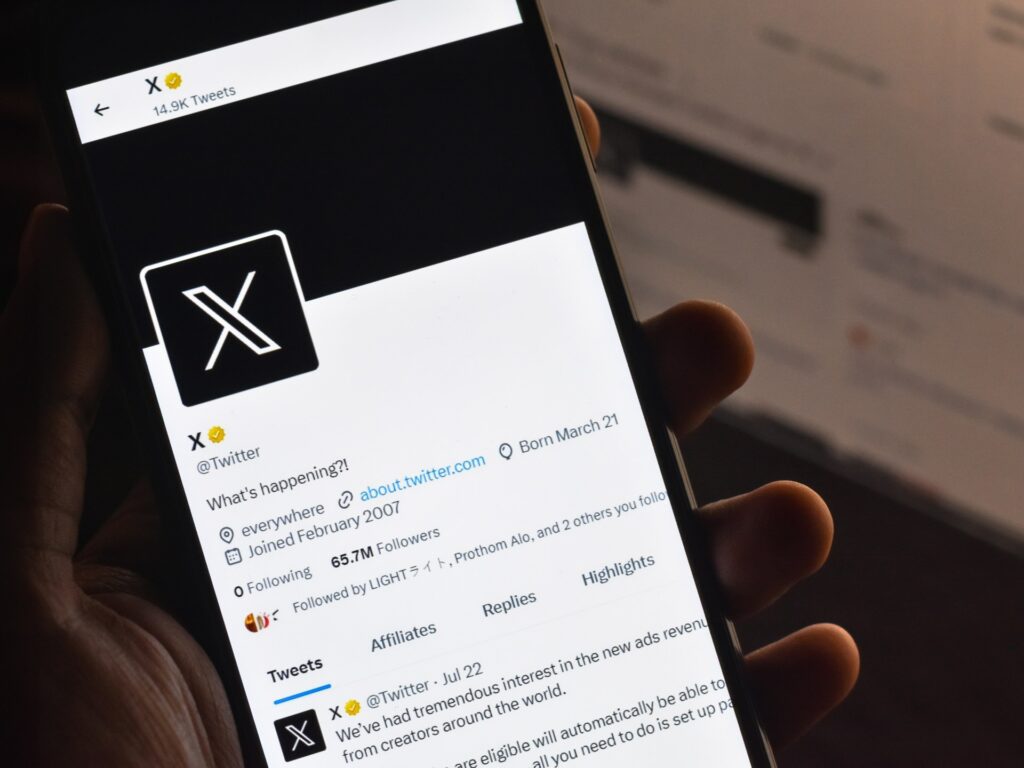 منصة إكس تعود للعمل بعد انقطاع مفاجئ لم يعرف سببه