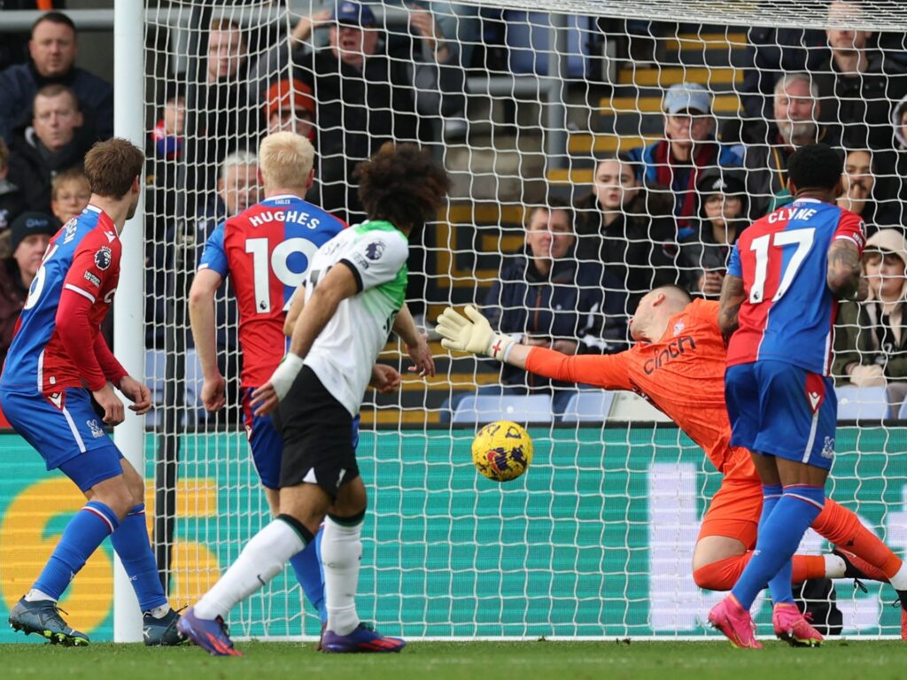 صلاح يكتب التاريخ مرة أخرى مع ليفربول