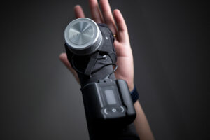 شاهد.. كيف تساعد التكنولوجيا المرضى وذوي الإعاقات؟