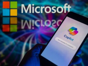 مايكروسوفت تجلب مساعدها “كوبايلوت” لأجهزة آبل