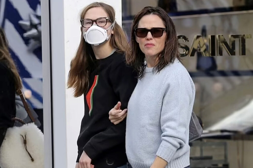 ابنة النجم الأميركي بن أفليك ترتدي سترة مزينة بخارطة فلسطين