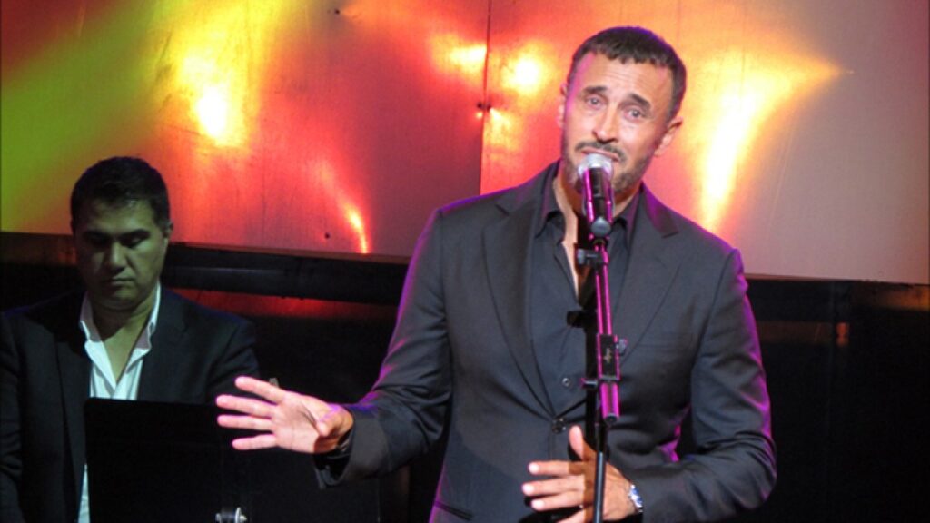 في ألبوم “مع الحب”.. كاظم الساهر يصعد إلى قمة “السلم الموسيقي”