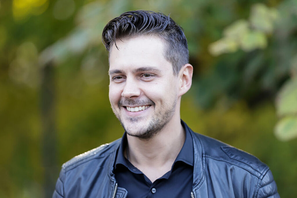 استبعاد ممثل روسي من مسلسل أميركي بعد احتجاج الخارجية الأوكرانية