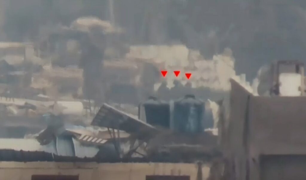 شاهد.. القسام تدمر دبابات إسرائيلية وترصد عمليات نقل قتلى الاحتلال