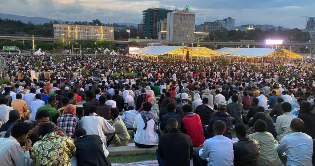 مشاركة مسلمي إثيوبيا بالآلاف في إفطار جماعي