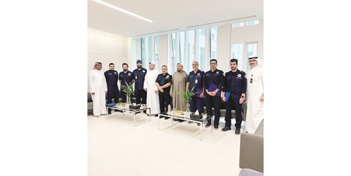 القائم بأعمال عميد شؤون الطلبة كرّم فريق مركز إسعاف مدينة صباح السالم الجامعية