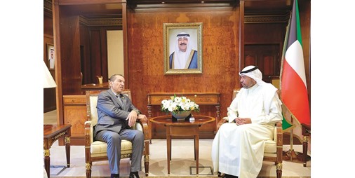 وزير الخارجية يبحث مع وزير التخطيط الليبي المكلف تعزيز العلاقات الثنائية