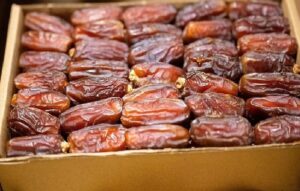 «الشؤون الإسلامية» تُدشن هدية خادم الحرمين من التمور في اليونان