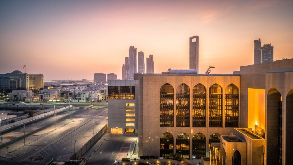 742 مليار درهم الأصول السائلة في القطاع المصرفي بنهاية 2023