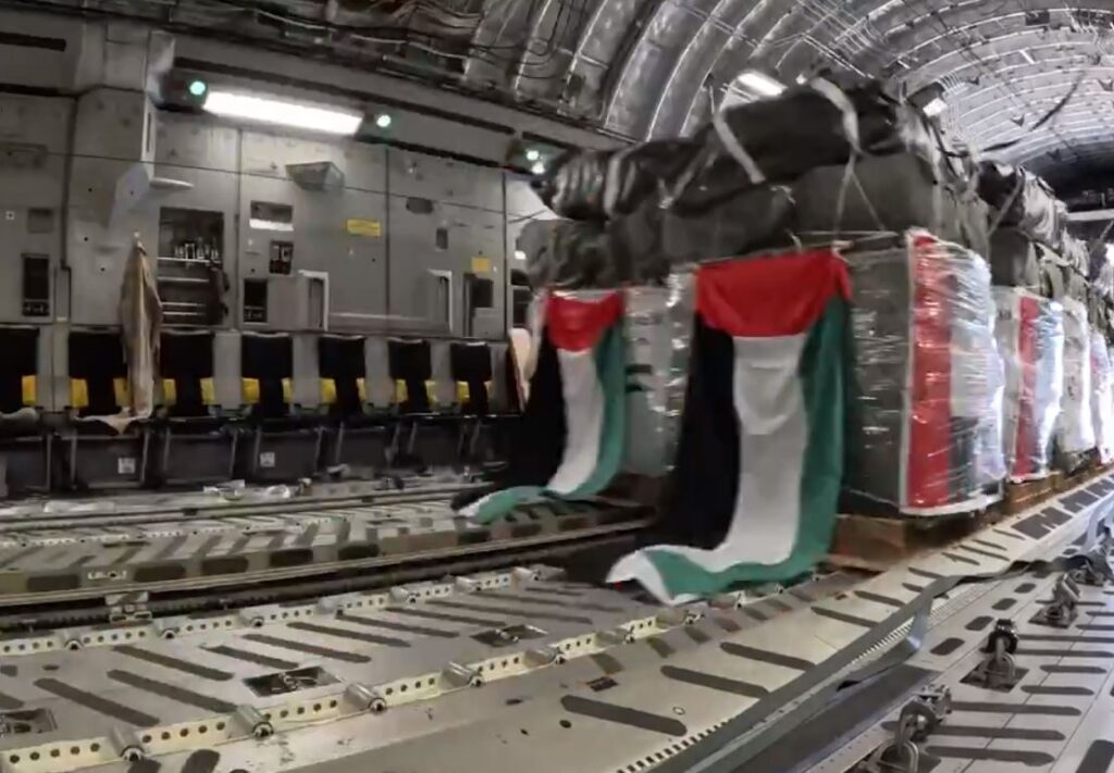 الإمارات ومصر تنفذان عملية الإسقاط العاشرة للمساعدات الإنسانية والإغاثية على شمال قطاع غزة