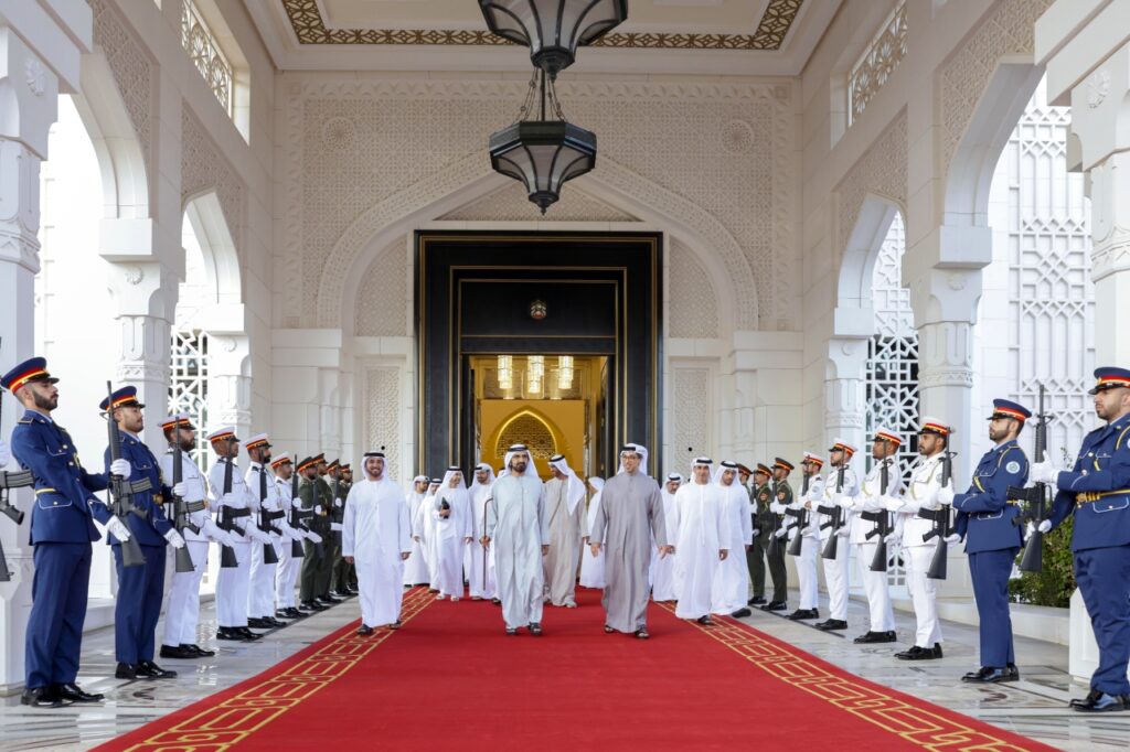 الإمارات الأولى عالمياً في استقطاب المواهب وقلة النزاعات العمالية