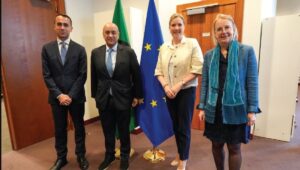 البديوي يبحث مع أعضاء اللجنة السياسية والأمنية في الاتحاد الأوروبي تعزيز العلاقات «الخليجية – الأوروبية»