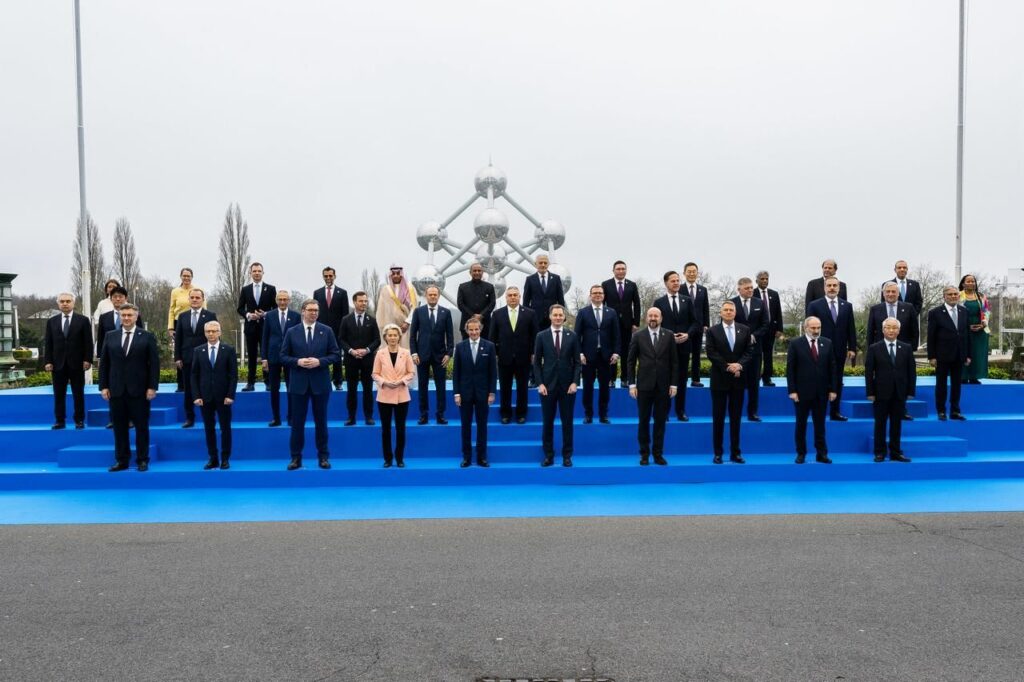 الإمارات تشارك بقمة الطاقة النووية في بروكسيل