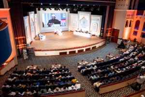 5 متسابقين يتنافسون في الحفظ وحسن الأداء في اليوم الختامي لمسابقة دبي القرآنية