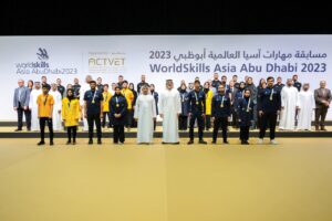 خالد بن محمد يشدد على أهمية مواصلة صقل مهارات المواهب والكفاءات المواطنة