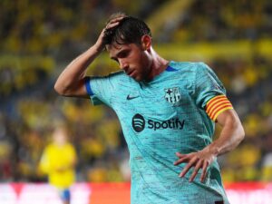 برشلونة يقرر الاستغناء عن ألونسو وروبيرتو نهاية الموسم