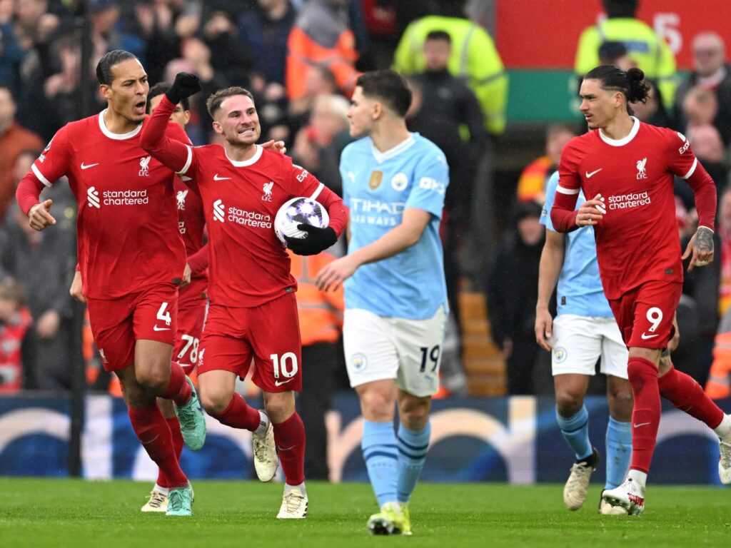 شاهد.. تعادل ليفربول والسيتي يصعد بأرسنال ويشعل صراع صدارة البريميرليغ