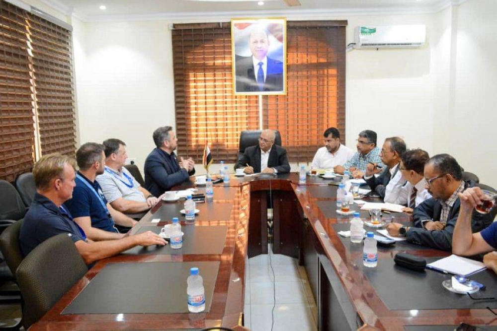 خطة يمنية لمواجهة مخاطر غرق السفينة «روبيمار»