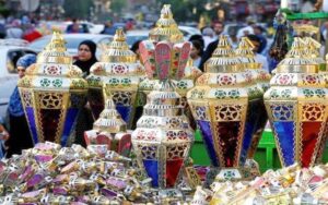 «الفانوس».. رمز بهجة المصريين منذ ألف عام