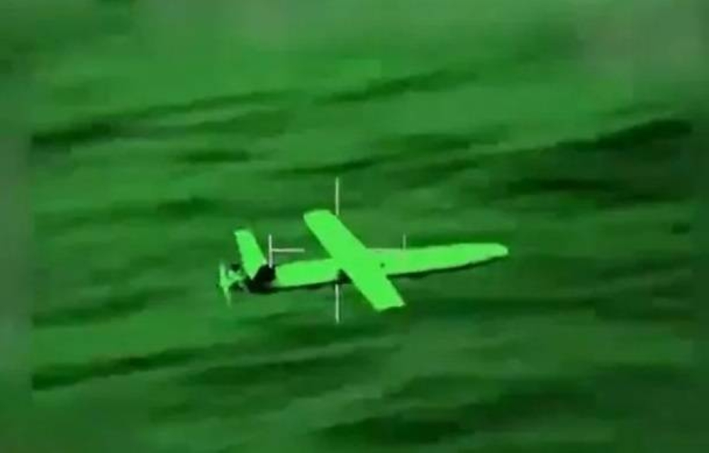 «حارس الازدهار» يعلن تدمير عدد منها.. زوارق تهاجم سفناً تجارية قبالة اليمن