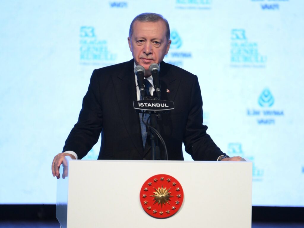 أردوغان يؤكد دعمه لحماس ويعتبر نتنياهو من نازيي العصر