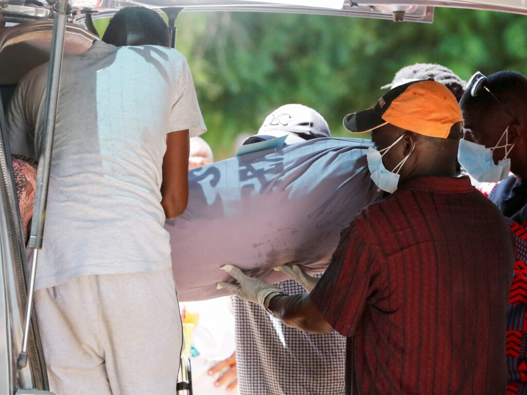 بعد عام.. تسليم رفات ضحايا مأساة “نهاية العالم” في كينيا