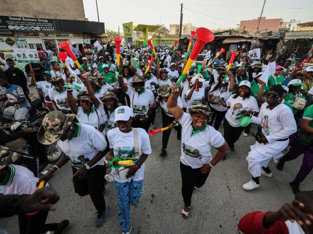 أزمات وعنف و4 مواعيد انتخابية بشهرين.. هل استعادت السنغال عافيتها الديمقراطية؟