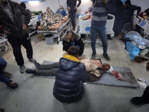 منظمة الصحة العالمية تدعو لإنقاذ 9 آلاف من الحالات الحرجة في غزة