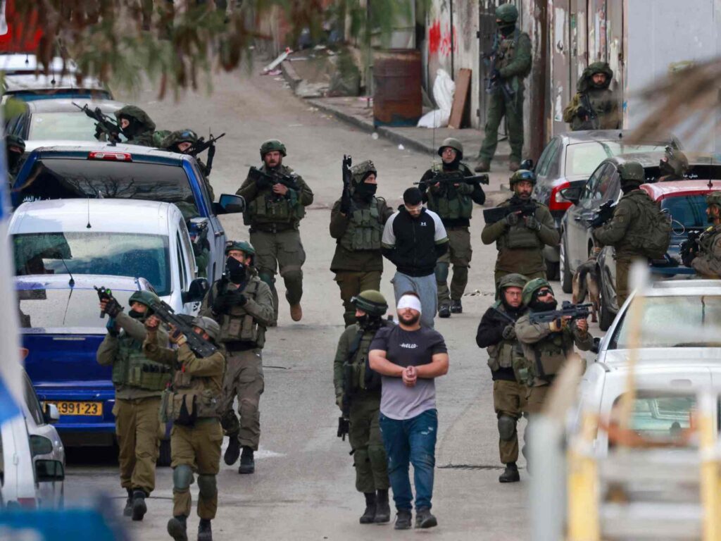 منذ 7 أكتوبر.. الاحتلال يعتقل 61 صحفيا في الضفة الغربية