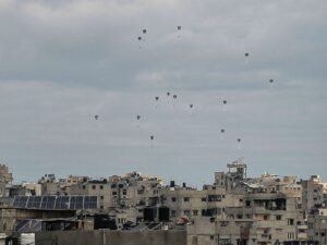 لوبس: 4 أسئلة توضح لماذا يصعب إيصال المساعدات لغزة