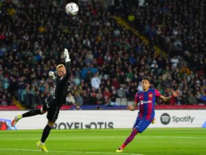 شاهد.. برشلونة يهزم لاس بالماس وإشبيلية يتفوق على خيتافي بالدوري الإسباني