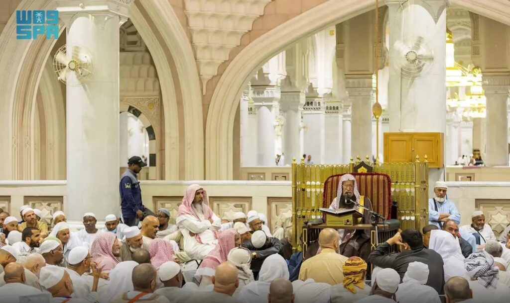 42 درسًا أسبوعيًا في المسجد الحرام خلال موسم رمضان