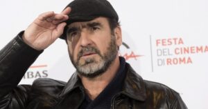 كانتونا أسطورة مانشستر يونايتد يكشف سرا عمره 30 عاما