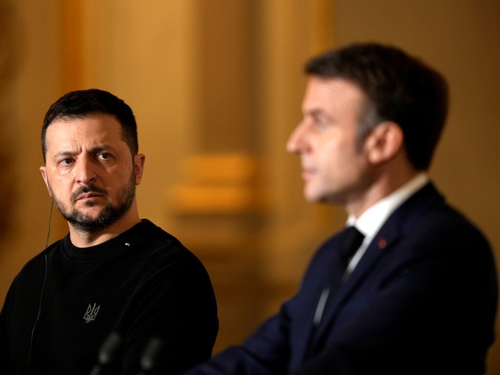 صحيفة روسية: واشنطن لم تكن سعيدة بتصريحات ماكرون ضد موسكو