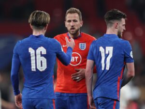منتخب إنجلترا يلعب بقمصان بلا أسماء أمام بلجيكا.. ما القصة؟