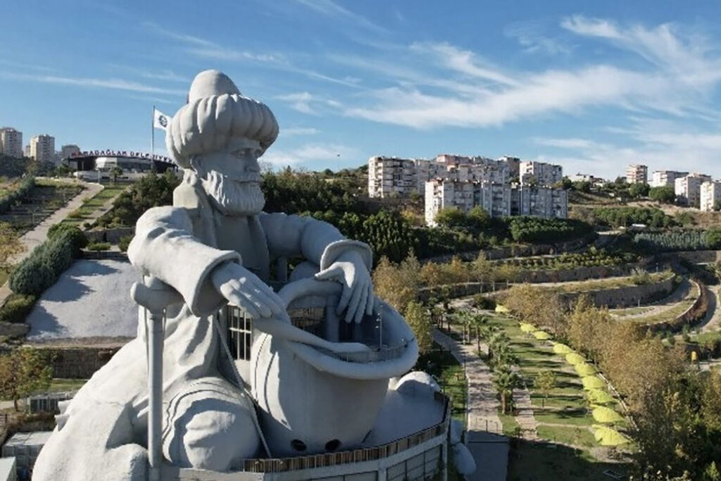 تنافس محتدم للفوز ببلدية إزمير في الانتخابات التركية المحلية