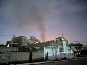 الجيش الأميركي يعلن إحباط هجوم للحوثيين ويقصف الحديدة