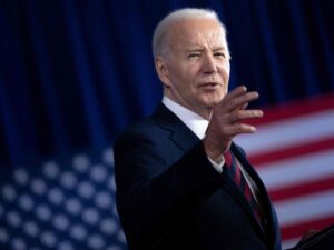 هدية رحيل جو بايدن لأميركا ستكون فاشية مسيحية