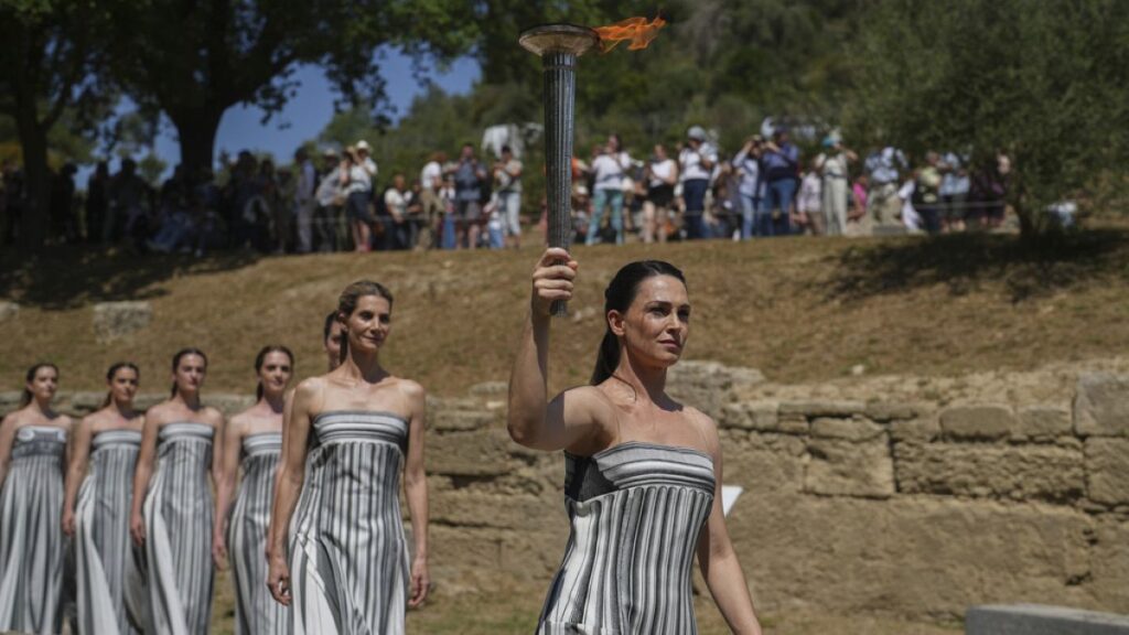 فيديو. فنانون يتدربون لحفل إيقاد شعلة أولمبياد باريس 2024