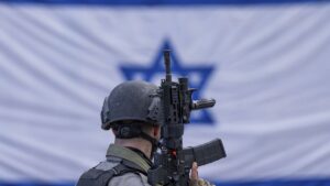 مقتل فلسطينيين اثنين بحجة طعن جنود عند حاجز عسكري قرب الخليل