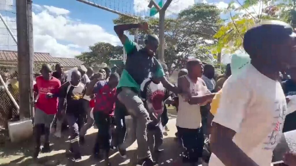 عفو عام في عيد استقلال زيمبابوي بإطلاق سراح آلاف السجناء بينهم محكوم عليهم بالإعدام