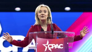 رئيسة وزراء بريطانيا السابقة: العالم كان أكثر أمانا في عهد ترامب