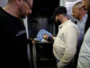 شهيد برصاص الاحتلال في نابلس ومواجهات بعدة مناطق بالضفة