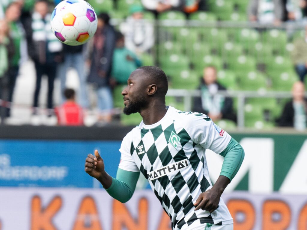 بريمن يوقف نابي كيتا لنهاية الموسم.. واللاعب يرد “لن أقبل أن يشوه صورتي أحد”