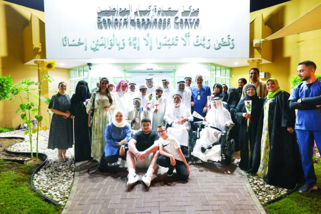 «دبي للإعلام» تعزز التواصل بين موظفيها وكبار المواطنين