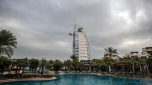 الإمارات.. طقس غير مستقر غداً مع فرصة لسقوط أمطار مختلفة الغزارة