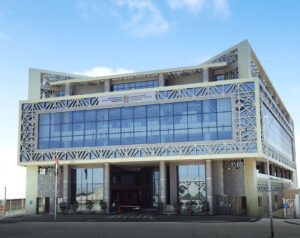 التوطين” تدعو شركات القطاع الخاص لأخذ الحيطة والحذر أثناء “الحالة الجوية