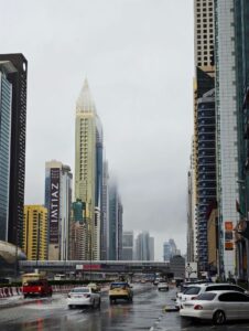 نتيجة لتعمق المنخفض الجوي.. أمطار الخير تعم أرجاء الإمارات “فيديو”