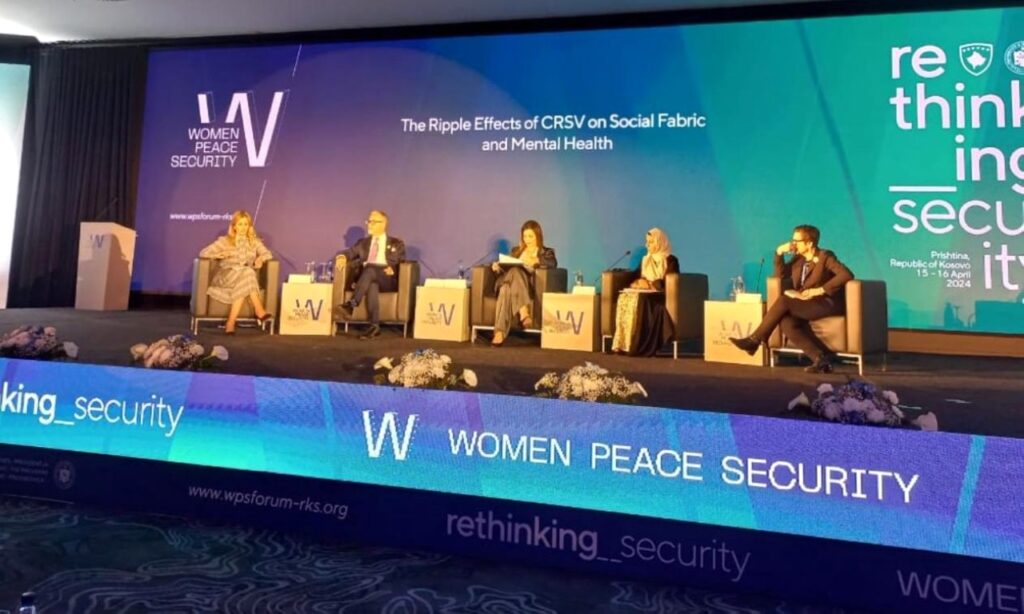 استعراض جهود الشيخة فاطمة في تمكين المرأة والنهوض بالمجتمع